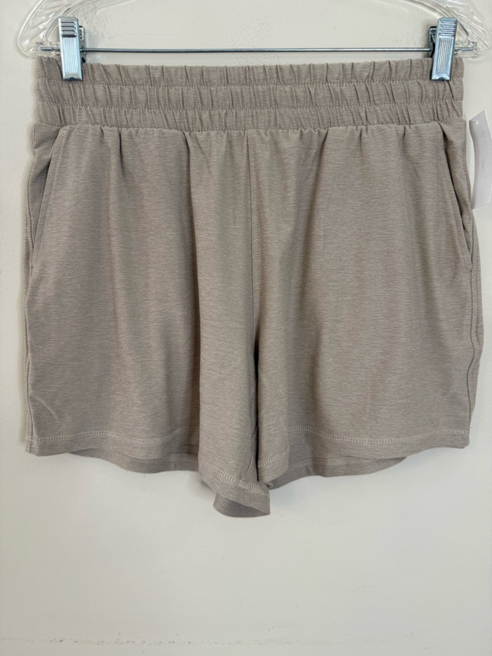 Athletic Works Buttercup Sport Short tan pockets SZ M(8-10)